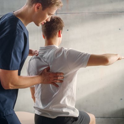 Fitnessstudio Scholzhalle Hoyerswerda: Physio Anwendung.