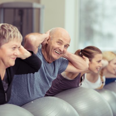 Fitnessstudio Scholzhalle Hoyerswerda: Mach mehr aus Deinem Training – zusammen geht's besser! Erlebe das Gruppen-Workout. Sei dabei & starte durch!